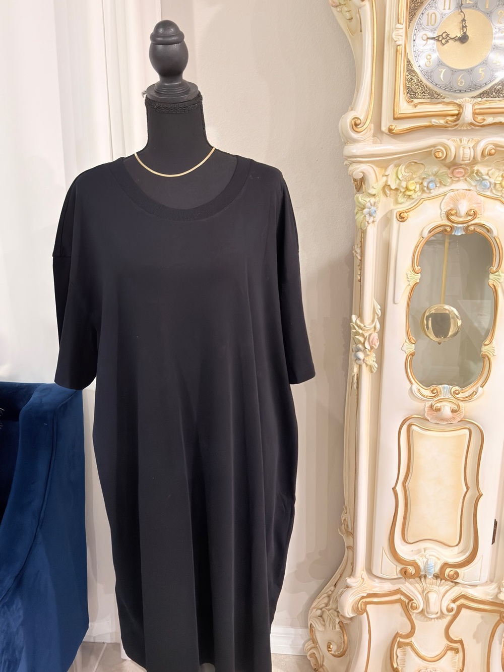 Express Black Midi Crewneck Dress - Picture 2 of 2